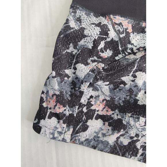 LULULEMON Shorts Women's SZ 4 Run Times ll Multicolor 4" W7AK9S - Picture 6 of 7